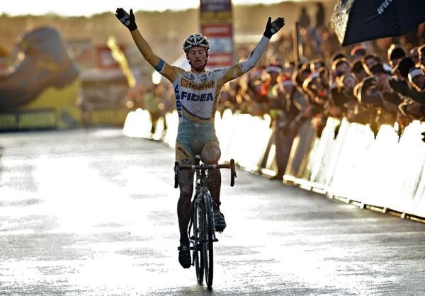 Kevin Pauwels (Telenet - Fidea Cycling Team) celebrates his victory in Zolder.