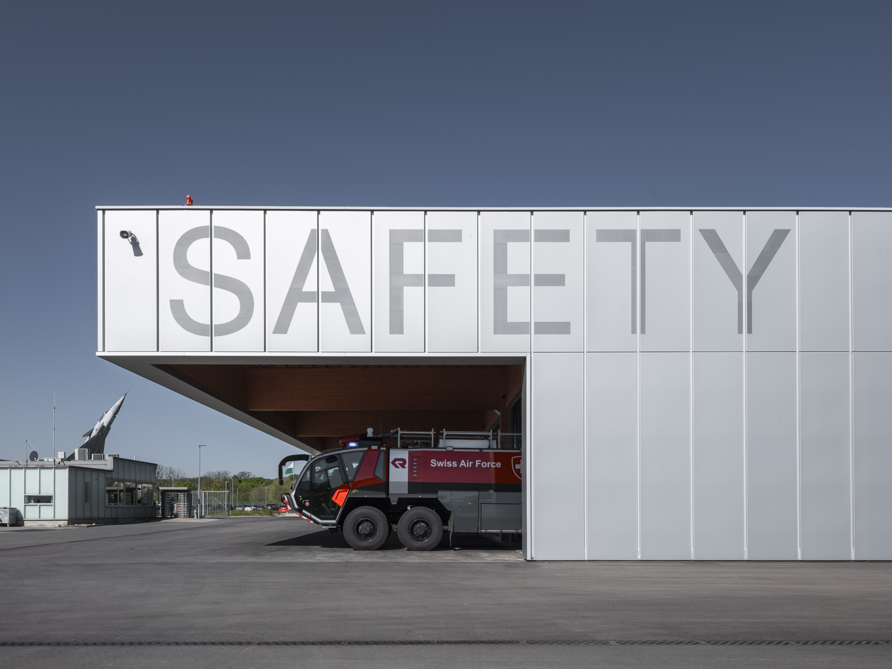 Halle 2 Safety, Payerne Air Base, by RDR architects