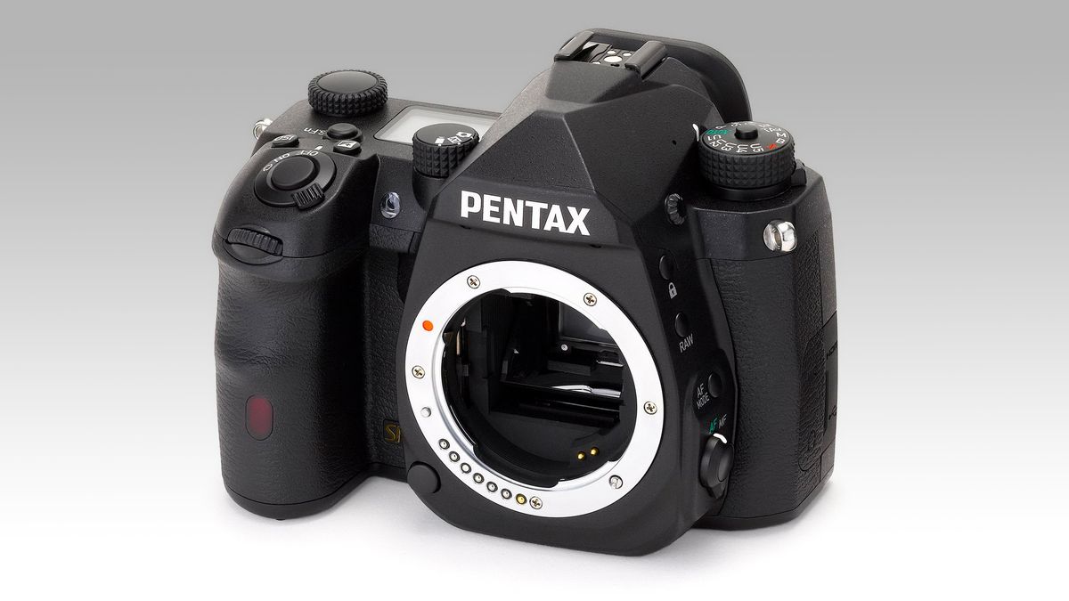 Pentax&#039; 100th anniversary flagship camera might be delayed