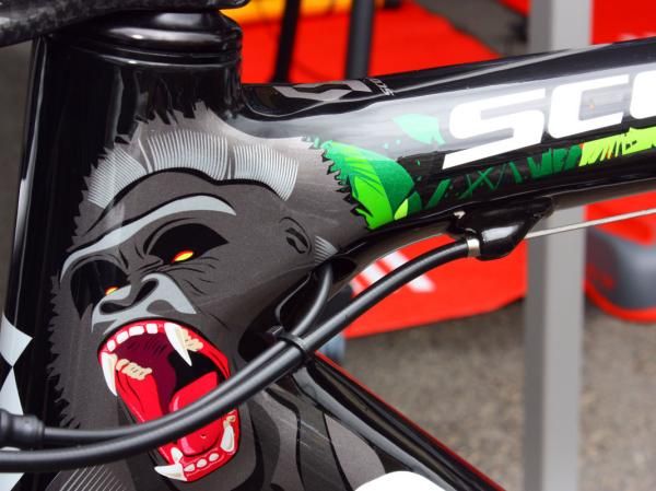A small hole just behind the head tube on Andre Greipel's (Columbia-HTC) Scott Addict provides a handy entry point for the Shimano Dura-Ace Di2 wire.