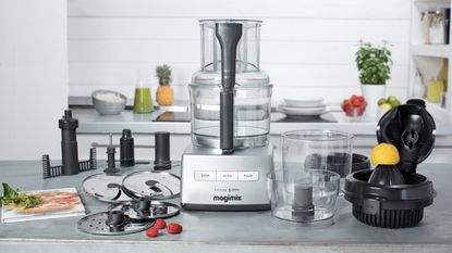 how to use moulinex food processor attachments