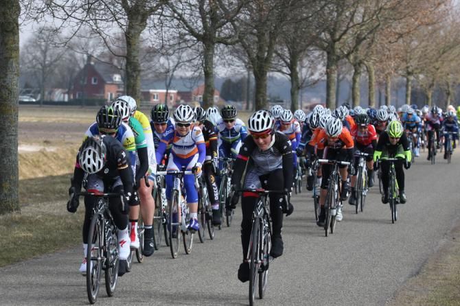 Specialized-lululemon riders push the pace
