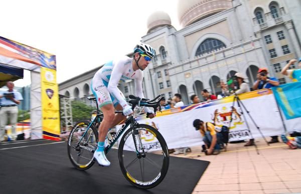 Dmitriy Gruzdev (Astana) on his way to the top of the Asian rider standings