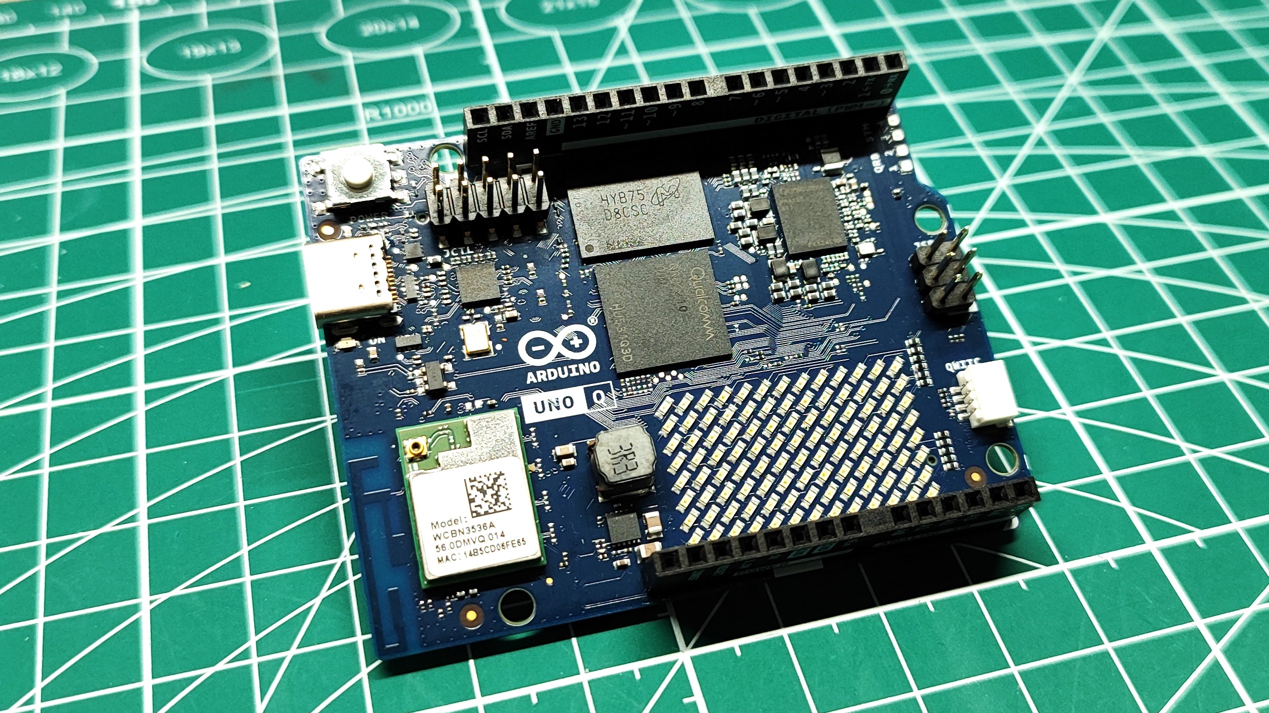 Arduino Uno Q