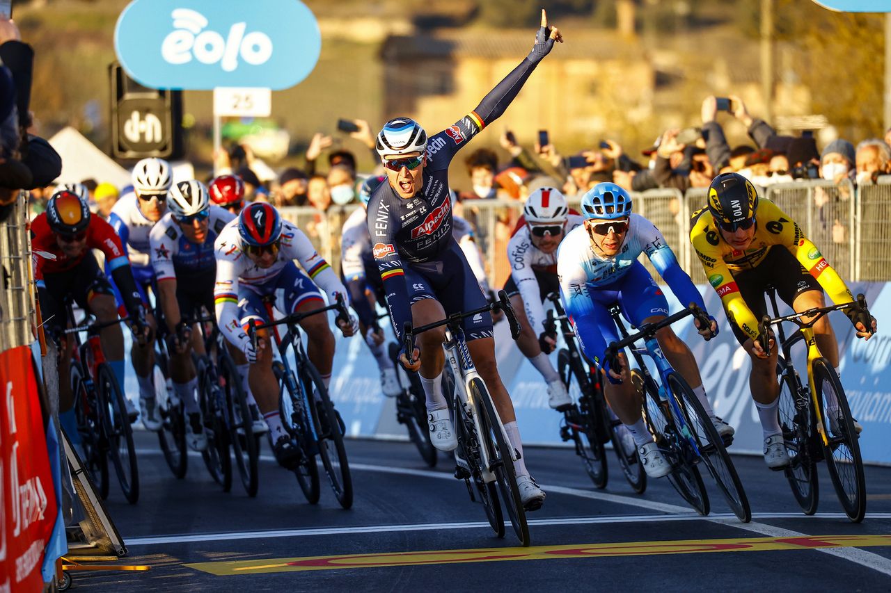 Tirreno Adriatico 2022 - 57th Edition - 2nd stage Camaiore - Sovicille 219 km - 08/03/2022 - Tim Merlier (BEL - Alpecin - Fenix) - Olav Kooij (NED - Team Jumbo - Visma) - Kaden Groves (AUS - Team BikeExchange - Jayco) - photo Luca Bettini/SprintCyclingAgency&Acirc;&copy;2022