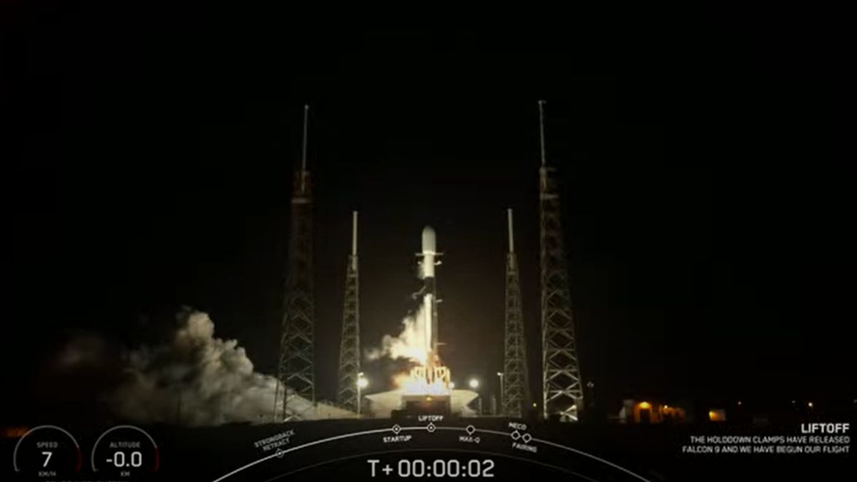SpaceX wystrzelił 54 zmodernizowane satelity Starlink, rakietę naziemną podczas 60. lotu w 2022 r.