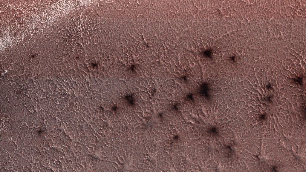 Spooky 'spiders on Mars' finally explained after two decades