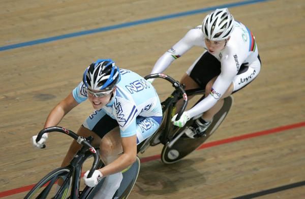 Kaarle McCulloch partners with Madison Law to win the women's team sprint