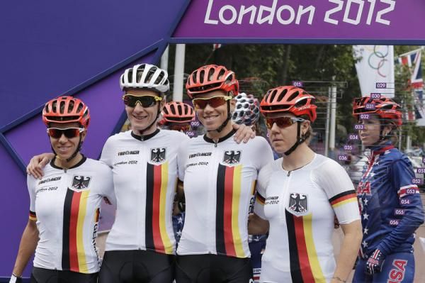 The German team of Trixi Worrak, Judith Arndt, Charlotte Becker and Ina Teutenberg before the start of the 2012 Olympic road race