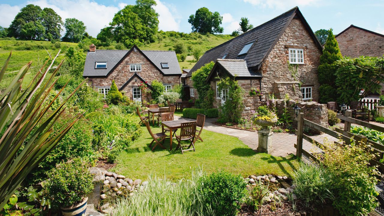 Tudor Farmhouse Hotel exterior