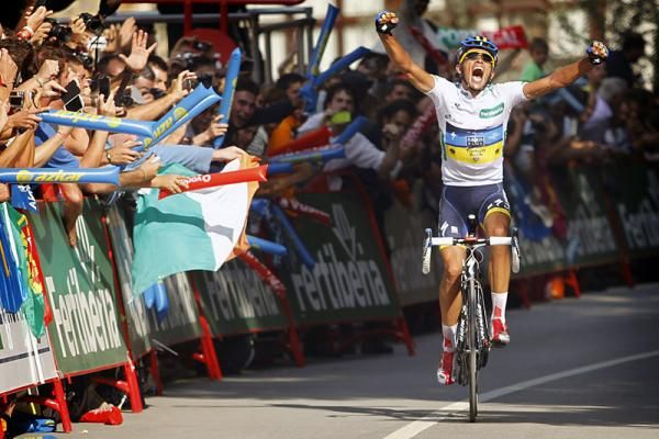 Alberto Contador (Saxo Bank-Tinkoff Bank) caps off a surprising turn of affairs at the Vuelta with a stage win that also put him into the leader's jersey.