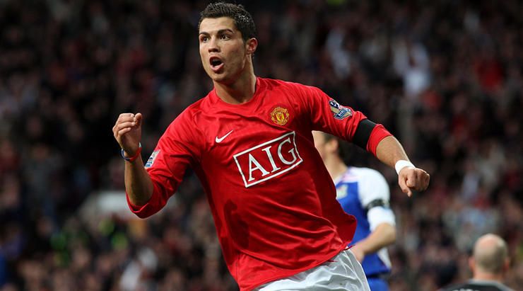 Diego Forlan criticises Cristiano Ronaldo for “always wanting to be ...