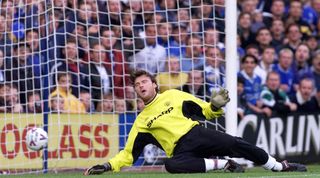 LONDON, UNITED KINGDOM: Manchester United's goalkeeper Massimo Taibi lets Chelsea's fifth goal in during the Premiership match against Chelsea 03 October 1999. Chelsea won the game 5-0. (ELECTRONIC IMAGE) (Photo credit should read ADRIAN DENNIS/AFP via Getty Images)
