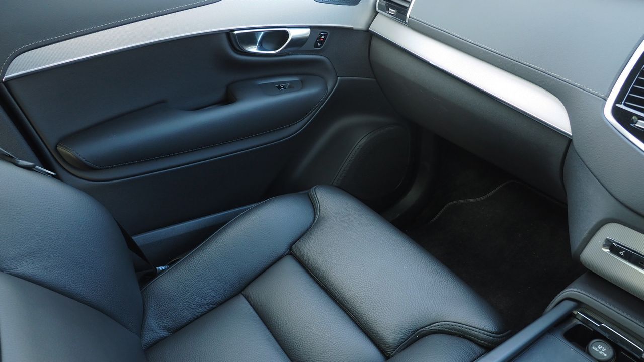 Volvo XC90 Recharge interior
