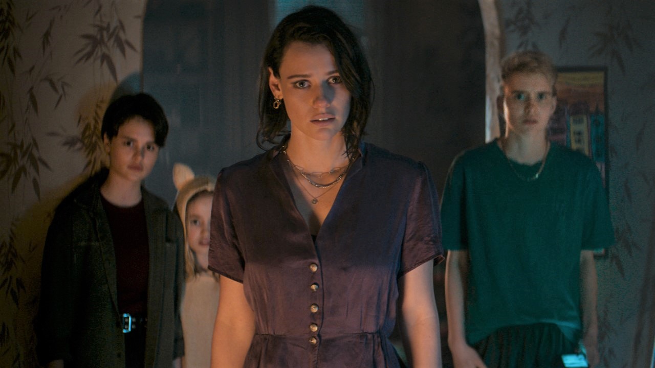 Evil Dead Rise' Gives the Blood-Soaked Franchise a “Psychological” Twist,  Director Says