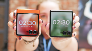 The Motorola Razr 2024 (left) and Razr Plus 2024