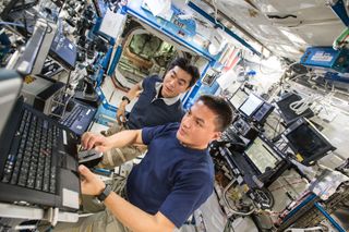 Expedition 44 Crew Lindgren and Yui