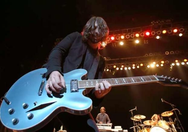 Watch Foo Fighters Debut New Song, “Lah Di Da” | Guitar World