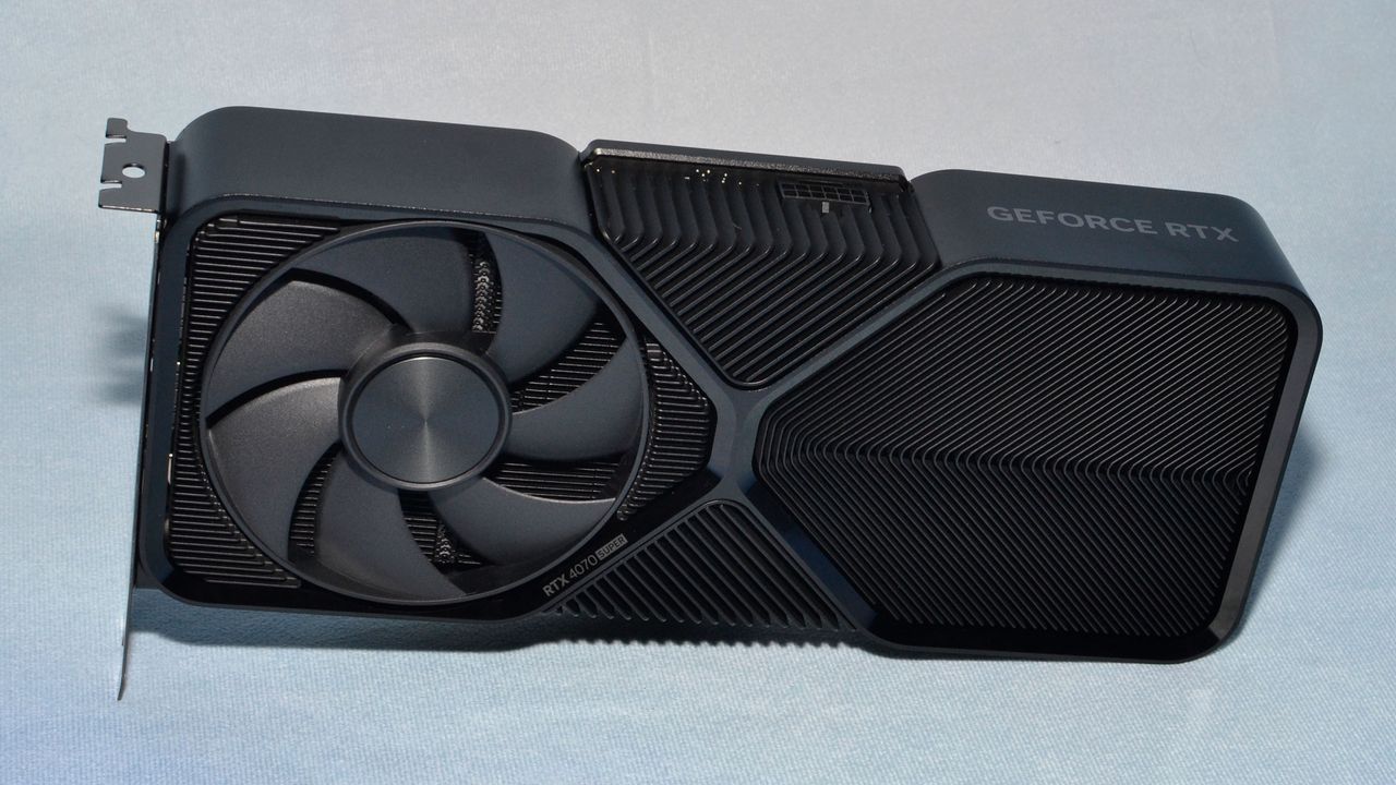 Nvidia GeForce RTX 4070 Super Founders Edition unboxing and card photos