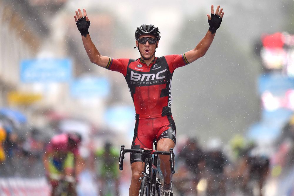 Gilbert celebrates the win in Vicenzo.