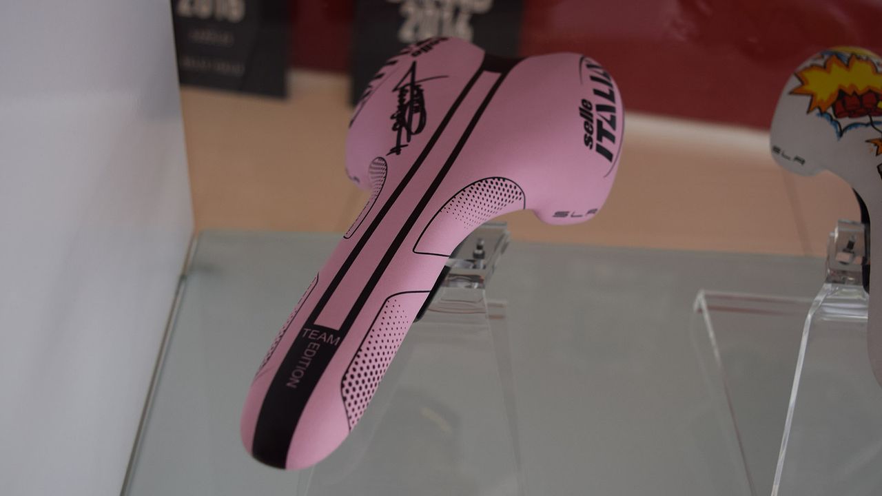 Purito Rodriguez's custom pink saddle for the Giro d'Italia