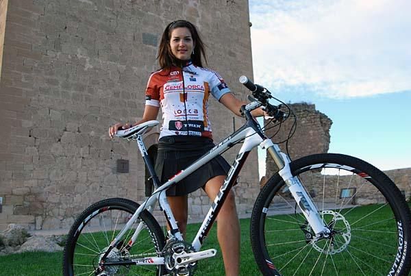 Tereza Hurikova will ride for the Cemelorca-Trek-Lorca Taller del Tiempo team in 2010.