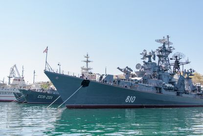 The Russian destroyer Smetlivy fired at Turkish fishing vessel