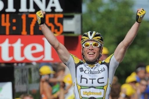 Mark Cavendish (Columbia-HTC) wins again in France.