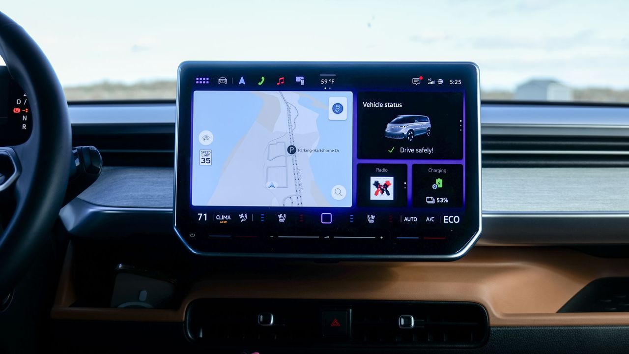 2025 Volkswagen ID. Buzz Pro S Plus 4MOTION test drive.