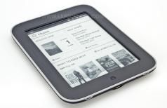 Barnes and Noble Nook Simple Touch eBook Reader 2GB WiFi with GlowLight 