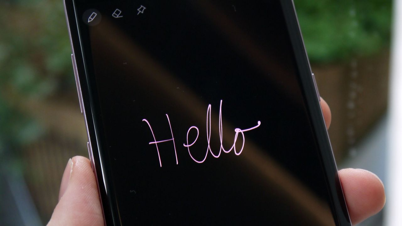 Swapping to a Lavender Purple Note 9 and the ink in our color-matched S Pen is the same