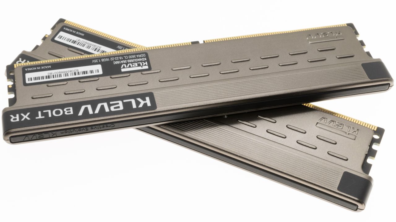 Klevv Bolt XR DDR4-3600 C18
