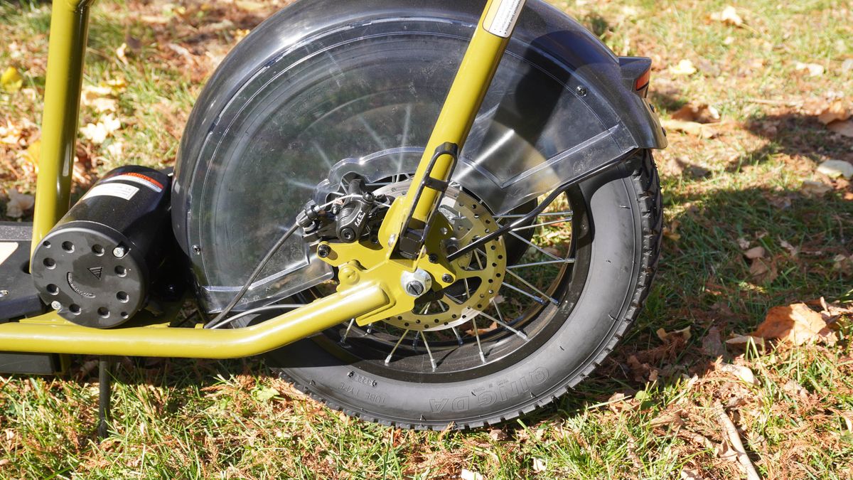 Razor EcoSmart Cargo outdoors