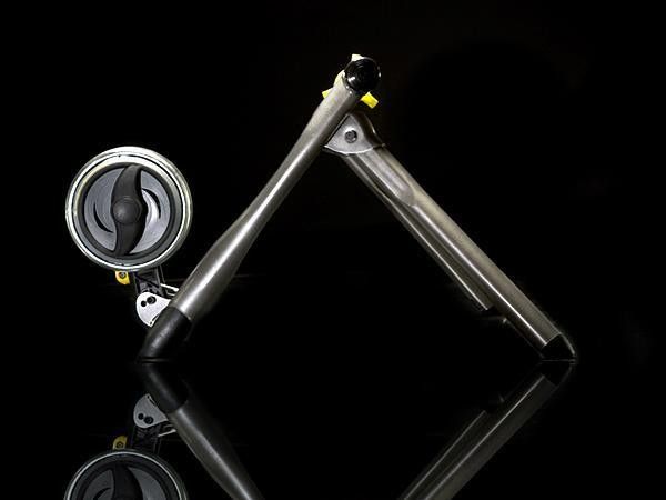 The folding legs are moved further forward for added stability when sprinting out of the saddle.