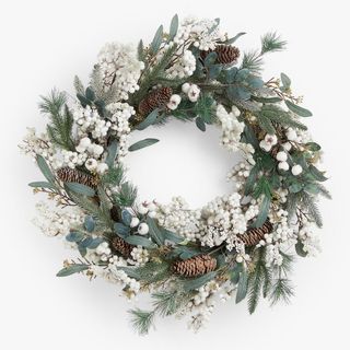 Christmas door hanging wreath mistletoe