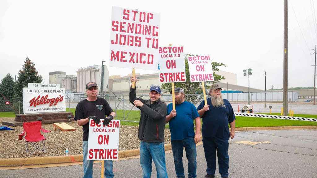 Kellogg&amp;#039;s workers on strike in Michigan.