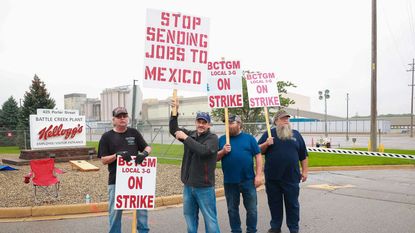 Kellogg's workers on strike in Michigan.