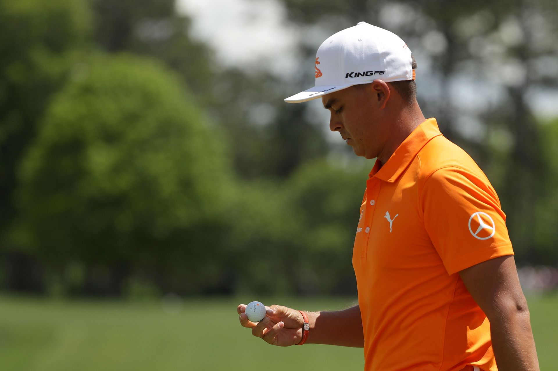 Do Pro Golfers Use A New Ball On Every Hole? Golf Monthly