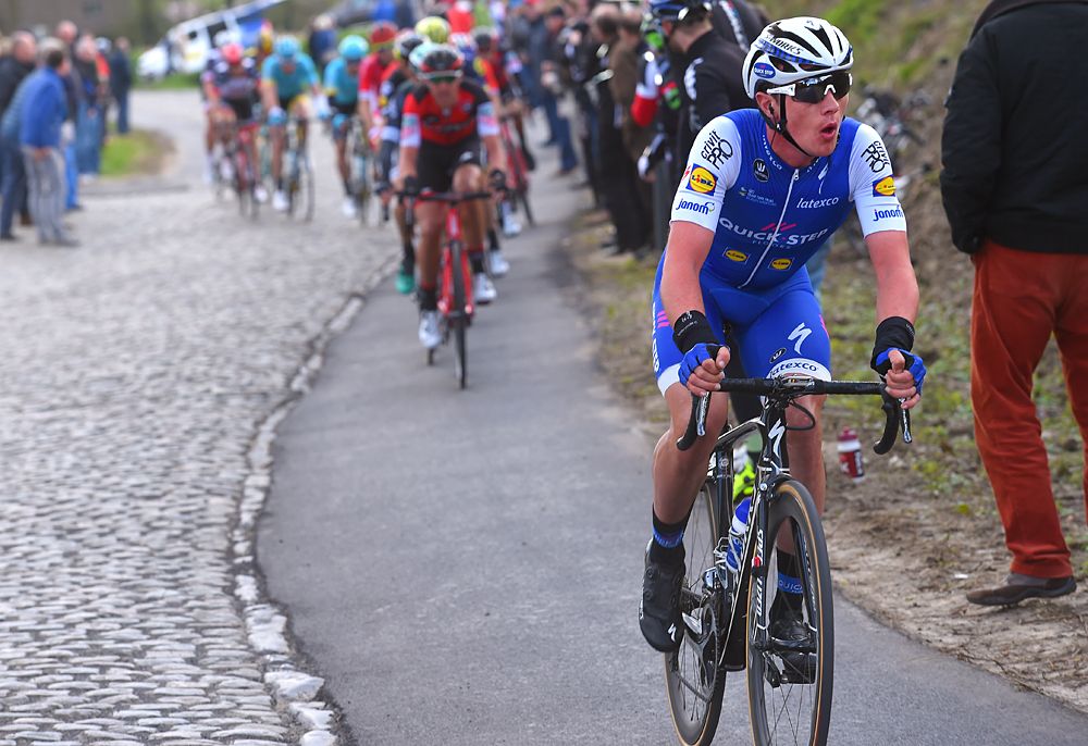 Yves Lampaert (Quick-Step) attacks