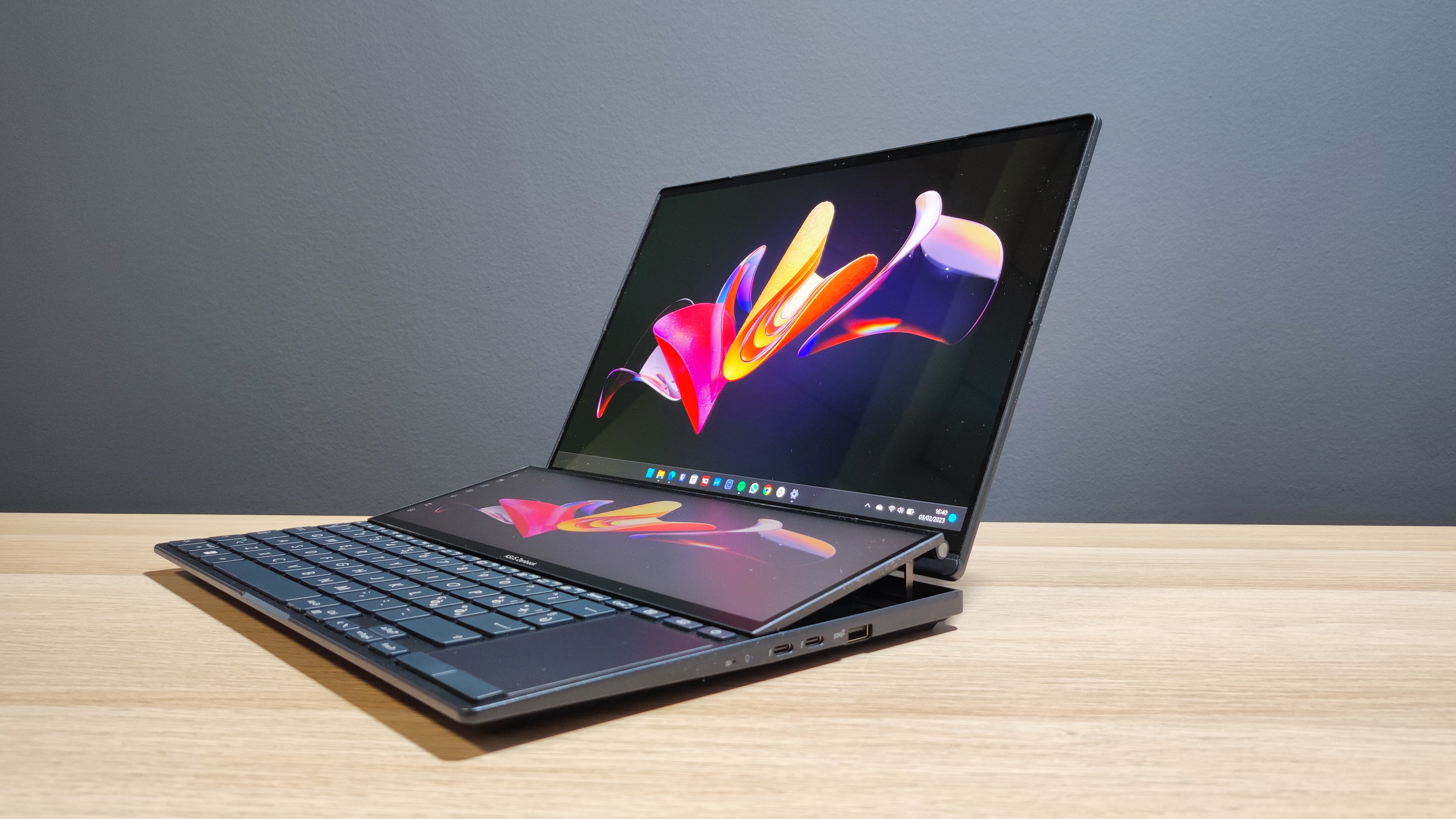 Asus Zenbook Pro 14 Duo OLED (UX8402)