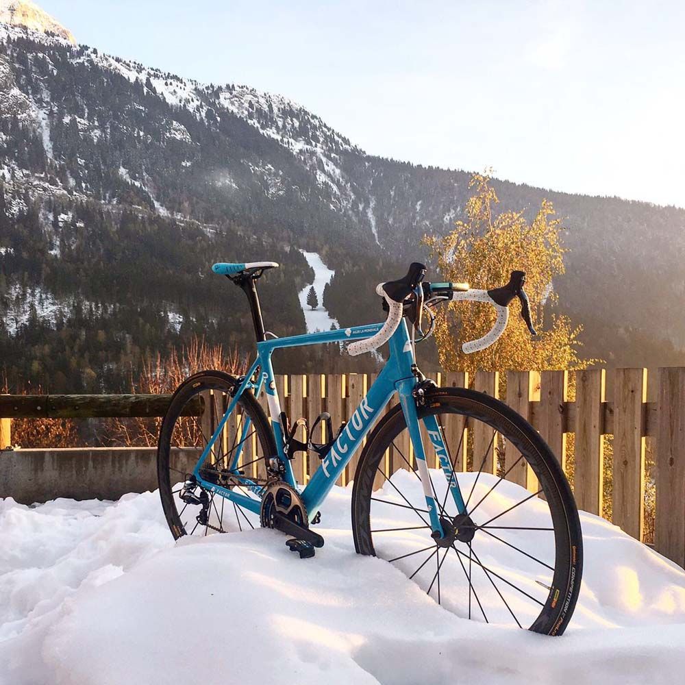 The Factor O2 bike was present in the Alps
