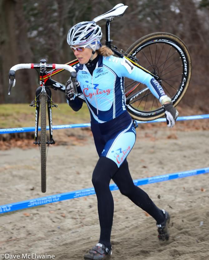 Natasha Elliott (Stevens Racing P/B The Cyclery) running the beach.