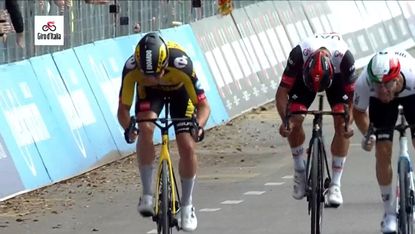 Fernando Gaviria sprints without a saddle on stage 13 of Giro d'Italia 2021