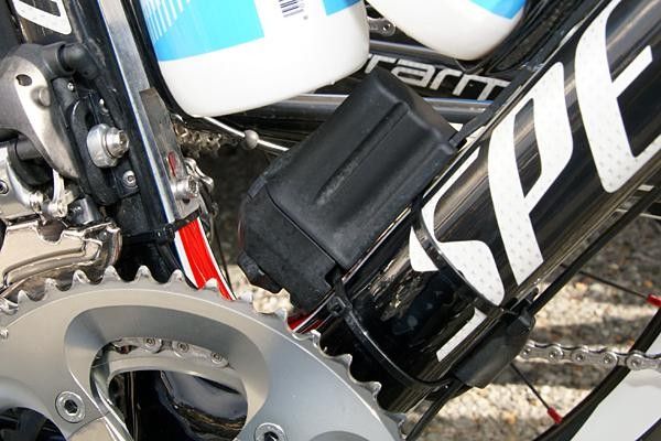 Gerolsteiner mechanics fitted the battery down low near the bottom bracket.