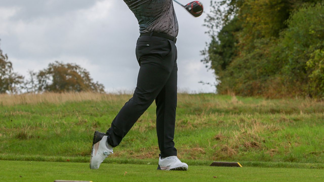 10 Essential Winter Golf Items