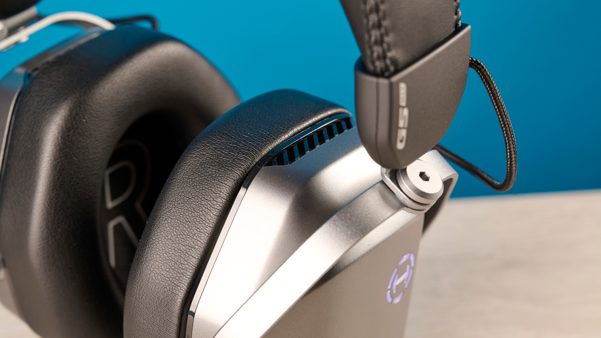 Edifier G5 Max wireless gaming headset
