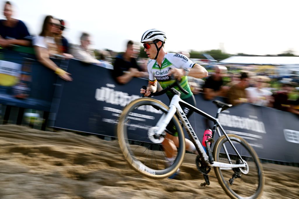RUDDERVOORDE BELGIUM OCTOBER 29 Laurens Sweeck of Belgium and Team CrelanFristads competes during the 36th Superprestige Ruddervoorde 2022 Mens Elite SPRuddervoorde Superprestige2023 Cyclocross on October 29 2022 in Ruddervoorde Belgium Photo by Luc ClaessenGetty Images