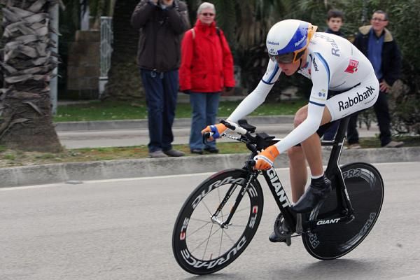 Best young rider leader Robert Gesink (Rabobank) put in an impressive time trial to finish second overall behind Evans.