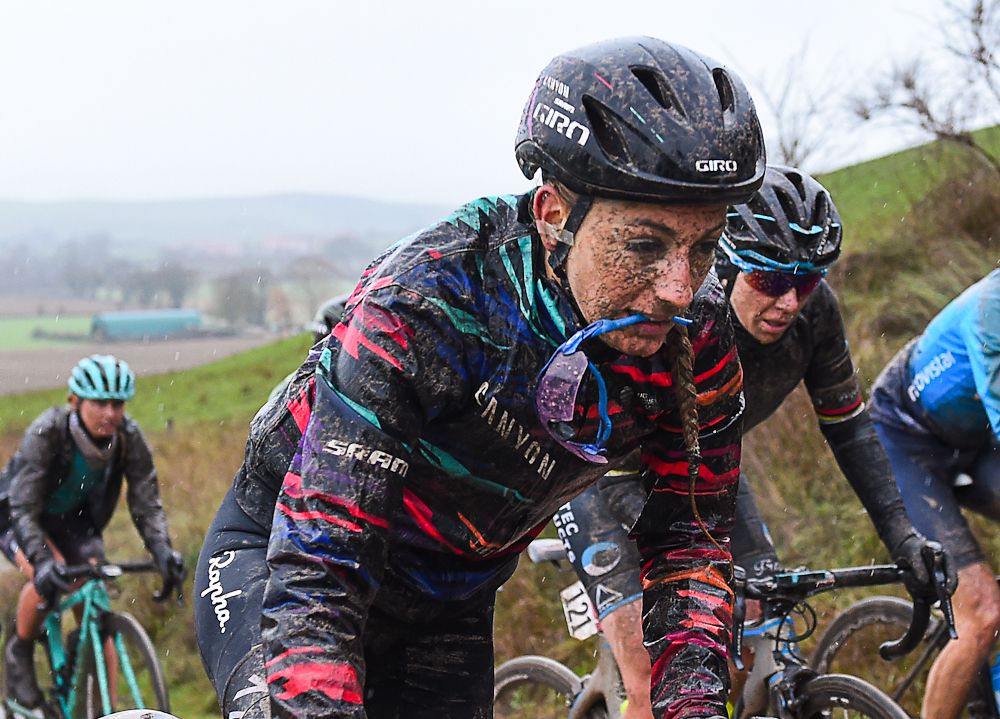 Pauline Ferrand Prevot (Canyon-Sram) sheds the glasses at Strade Bianche