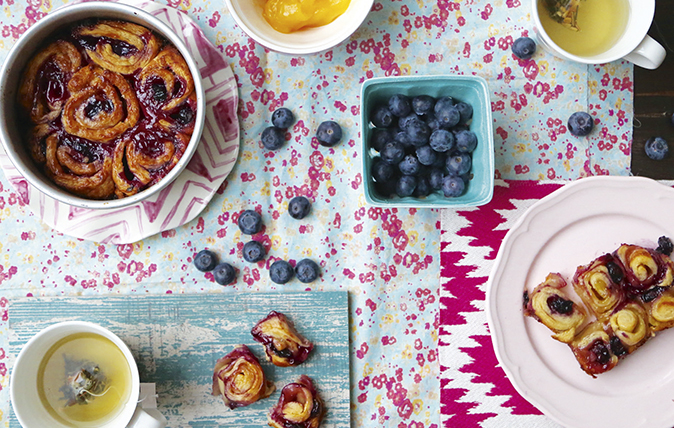 Blueberry and lemon-curd cream-cheese rolls